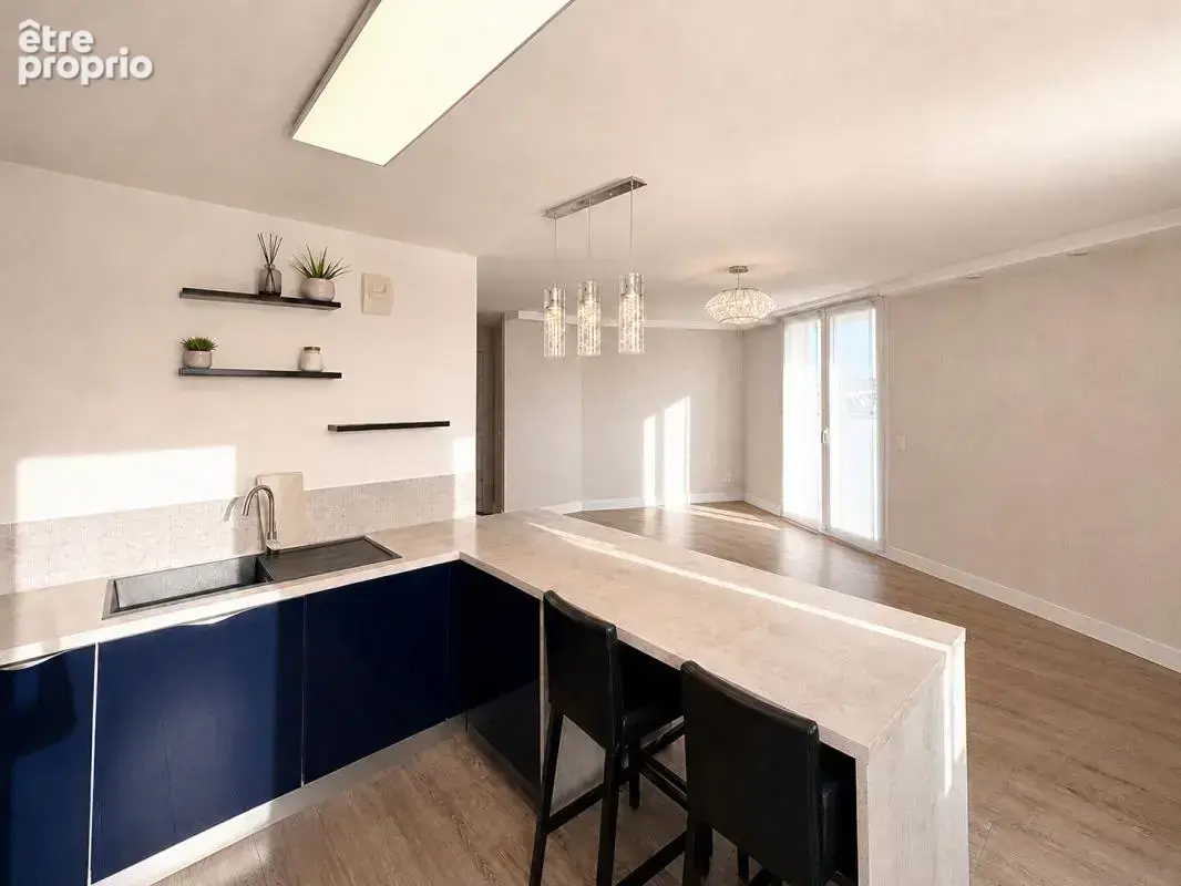 EXCLUSIVITÉ - Appartement d'exception au dernier étage avec terrasse panoramique de 30 m² - Mantes-la-Jolie Centre - photo 5