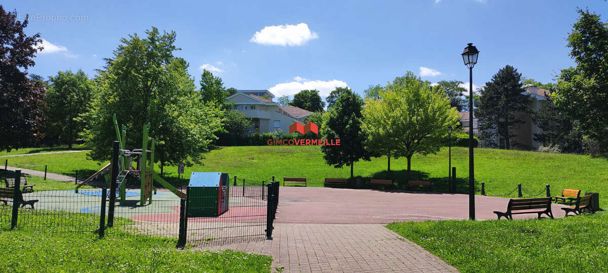 Appartement à LA CELLE-SAINT-CLOUD