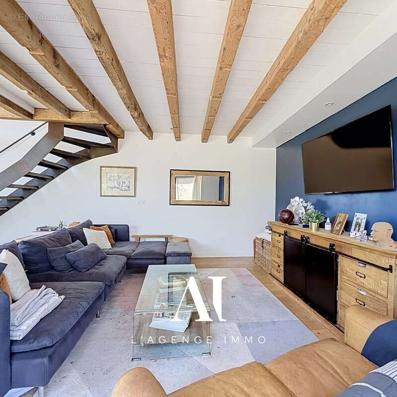 Maison à PERON