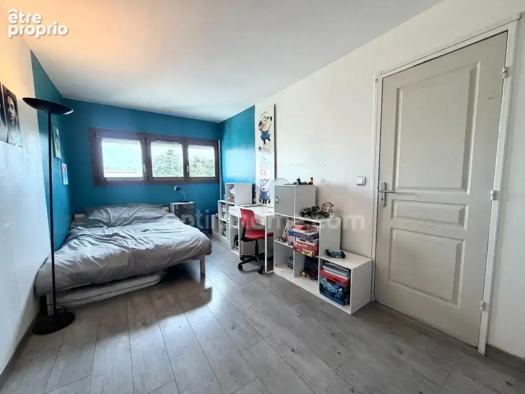 Appartement 4 pièces, 3 chambres / balcon / cave / parking / terrain de tennis - photo 15