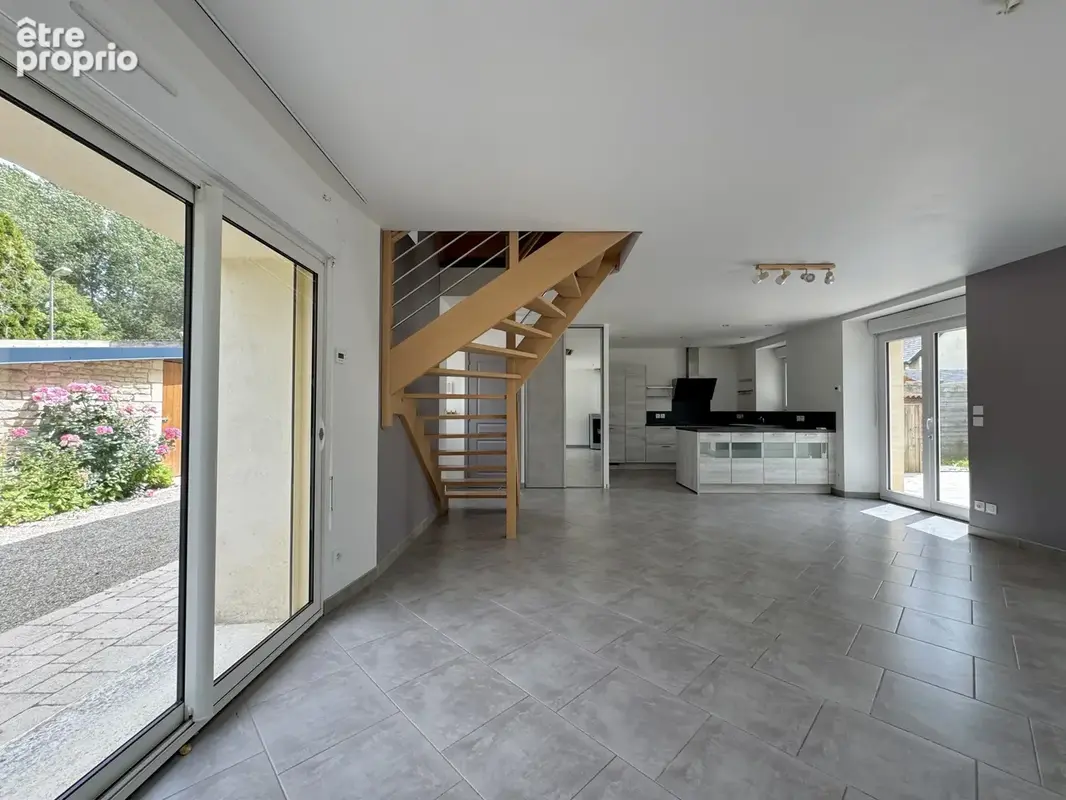 Maison en pierre familiale - quartier calme - photo 6