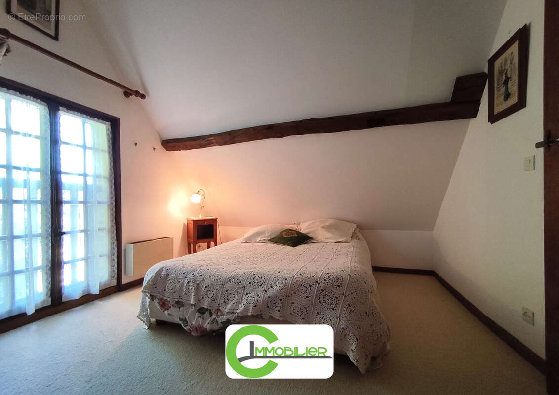 Maison à SEMUR-EN-VALLON