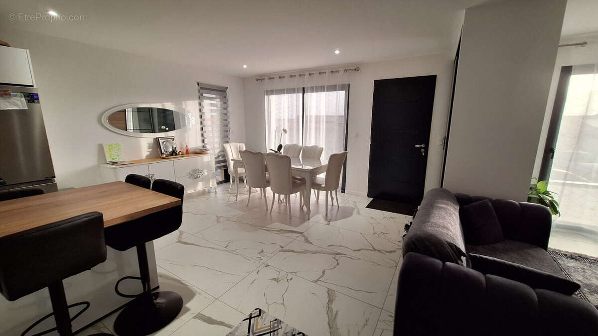 Maison Les Martres De Veyre 5 pièce(s) 136 m2 - photo 3