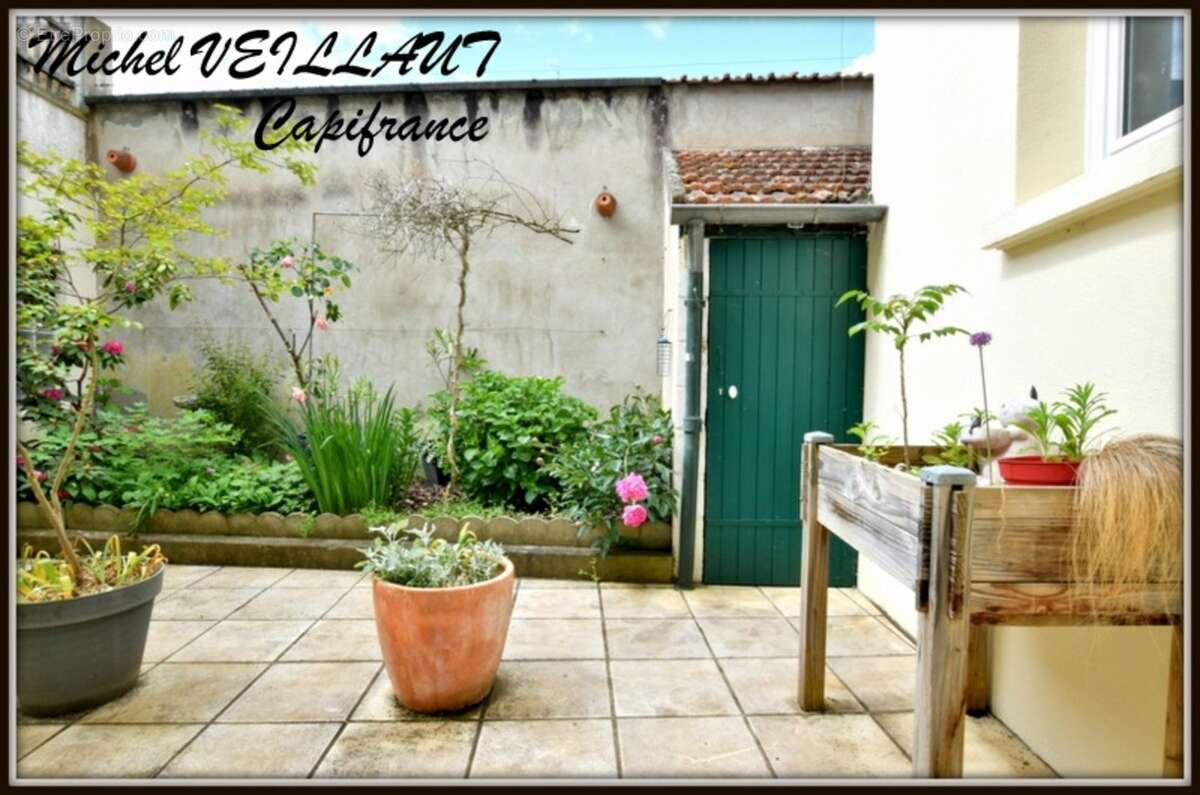 Maison à vendre 4 pièces MOULINS (03), garage, 2 chambres, patio - photo 10