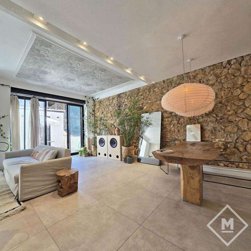 Appartement à MARSEILLE-6E