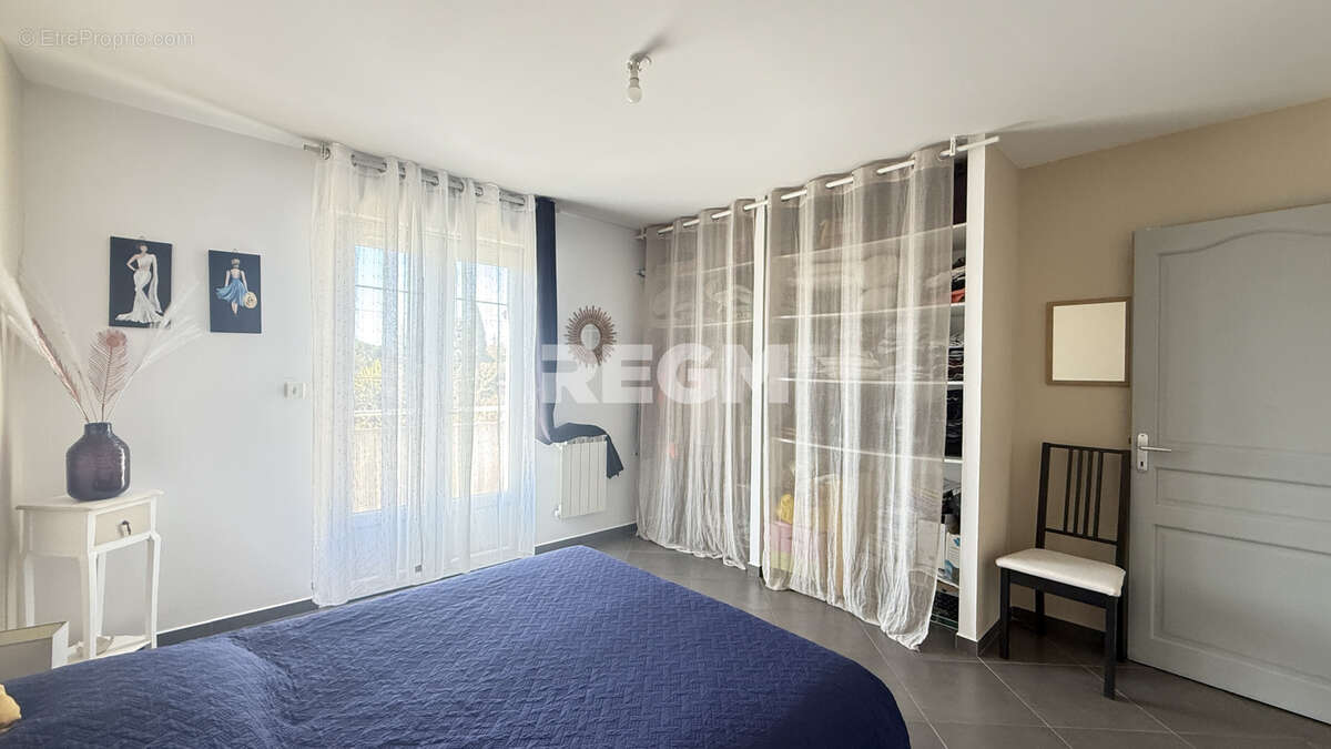 Maison familiale 235 m2 sue parcelle de 1419 m2 - photo 20