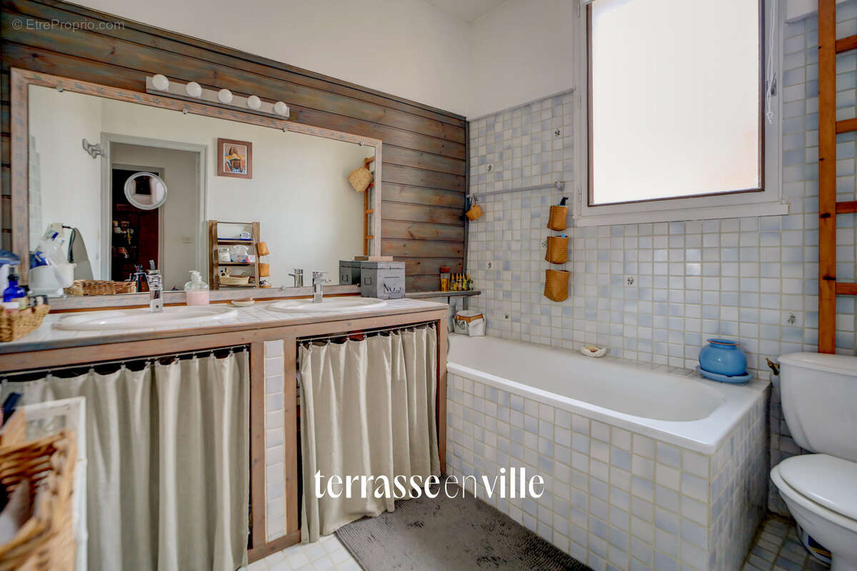 La ciotat - vieux port - maison t4 74m2 - cour intérieure - 495000€ - photo 11