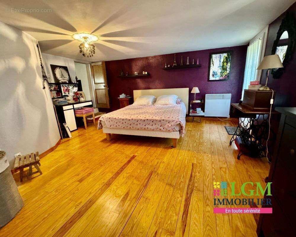 Maison à PLAN-DE-LA-TOUR