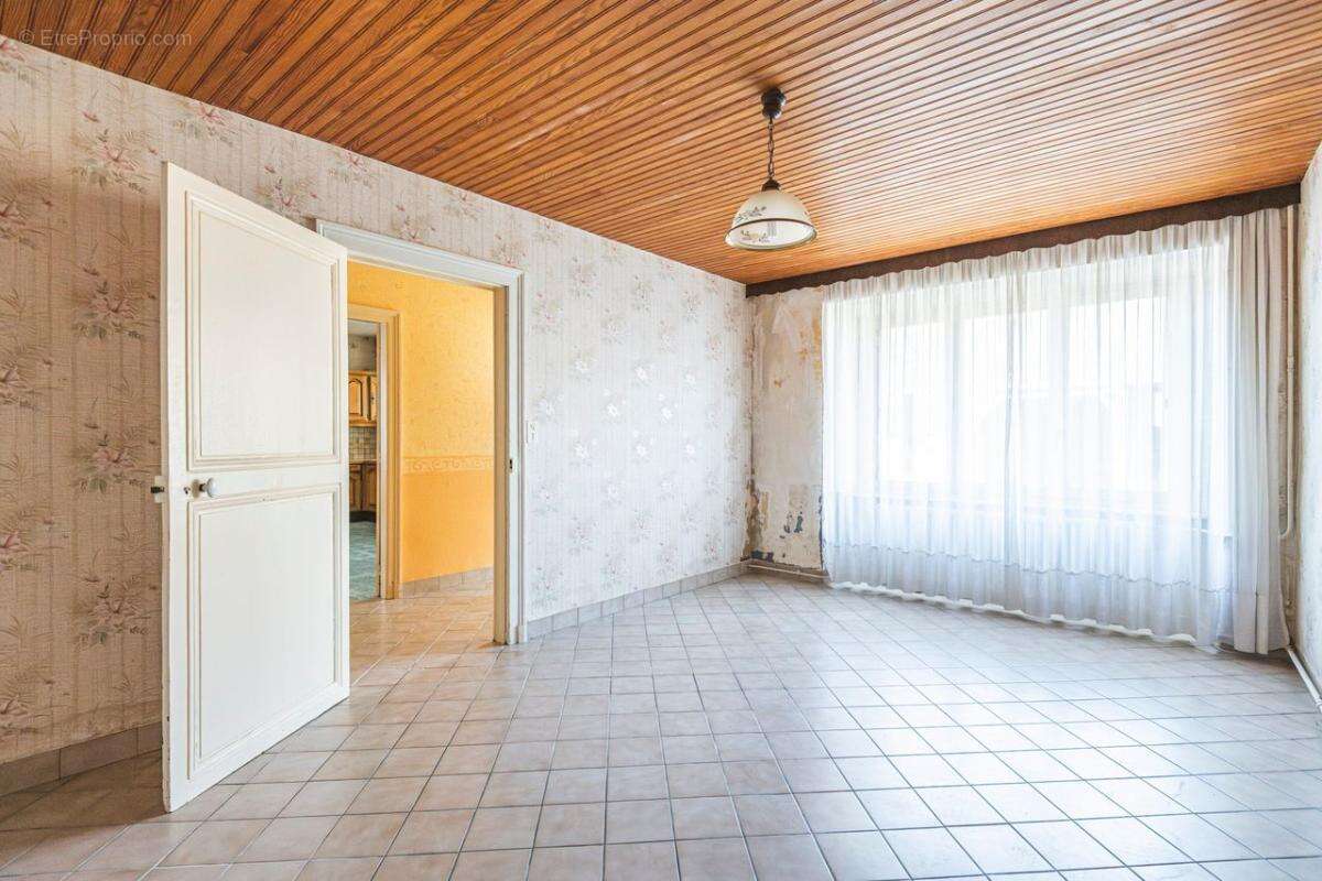 Corps de ferme, maison et dépendances - photo 4