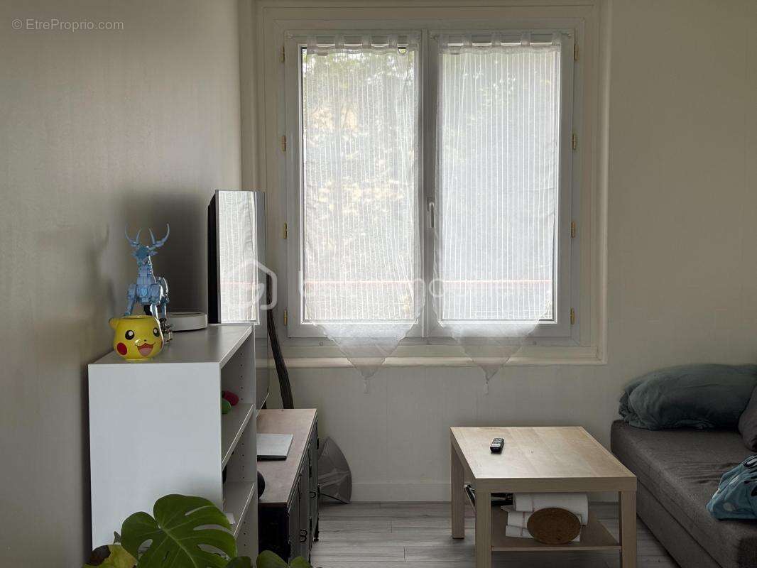 Appartement à SAINTE-GENEVIEVE-DES-BOIS