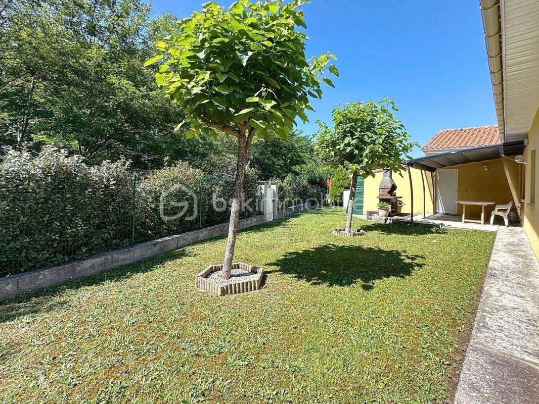 Maison à SAINT-PIERRE-DU-MONT