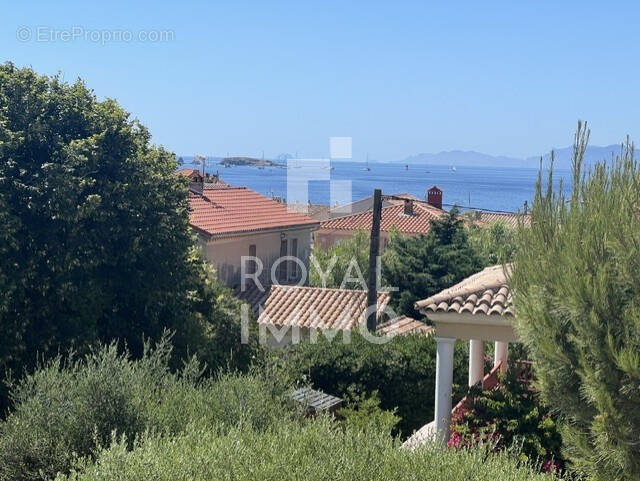 Appartement à SIX-FOURS-LES-PLAGES