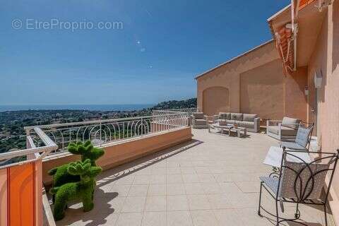 Appartement à ROQUEBRUNE-CAP-MARTIN