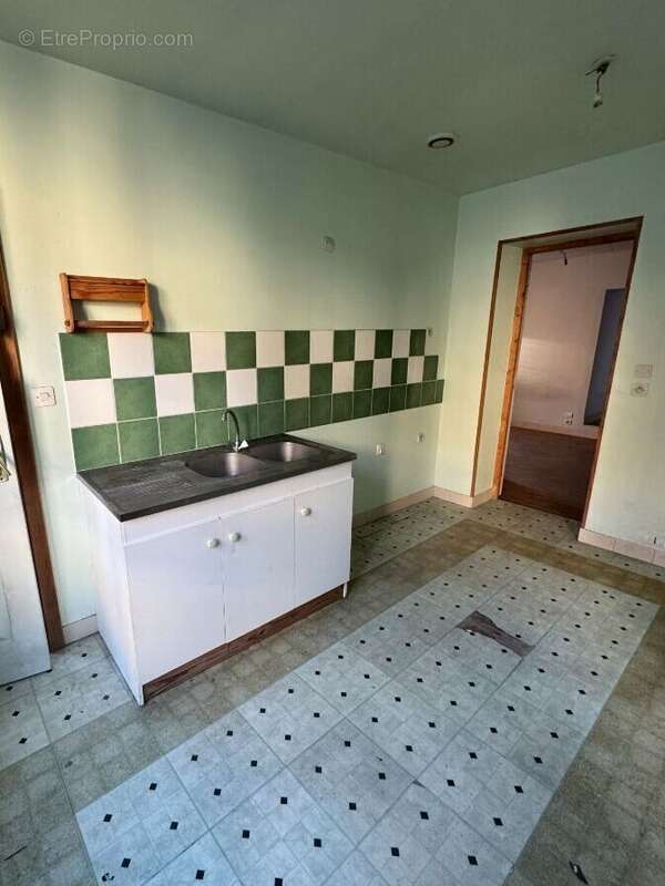 Appartement à MOULINS-LA-MARCHE