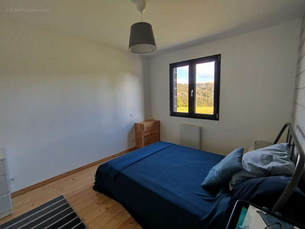 Maison à BESSE-ET-SAINT-ANASTAISE