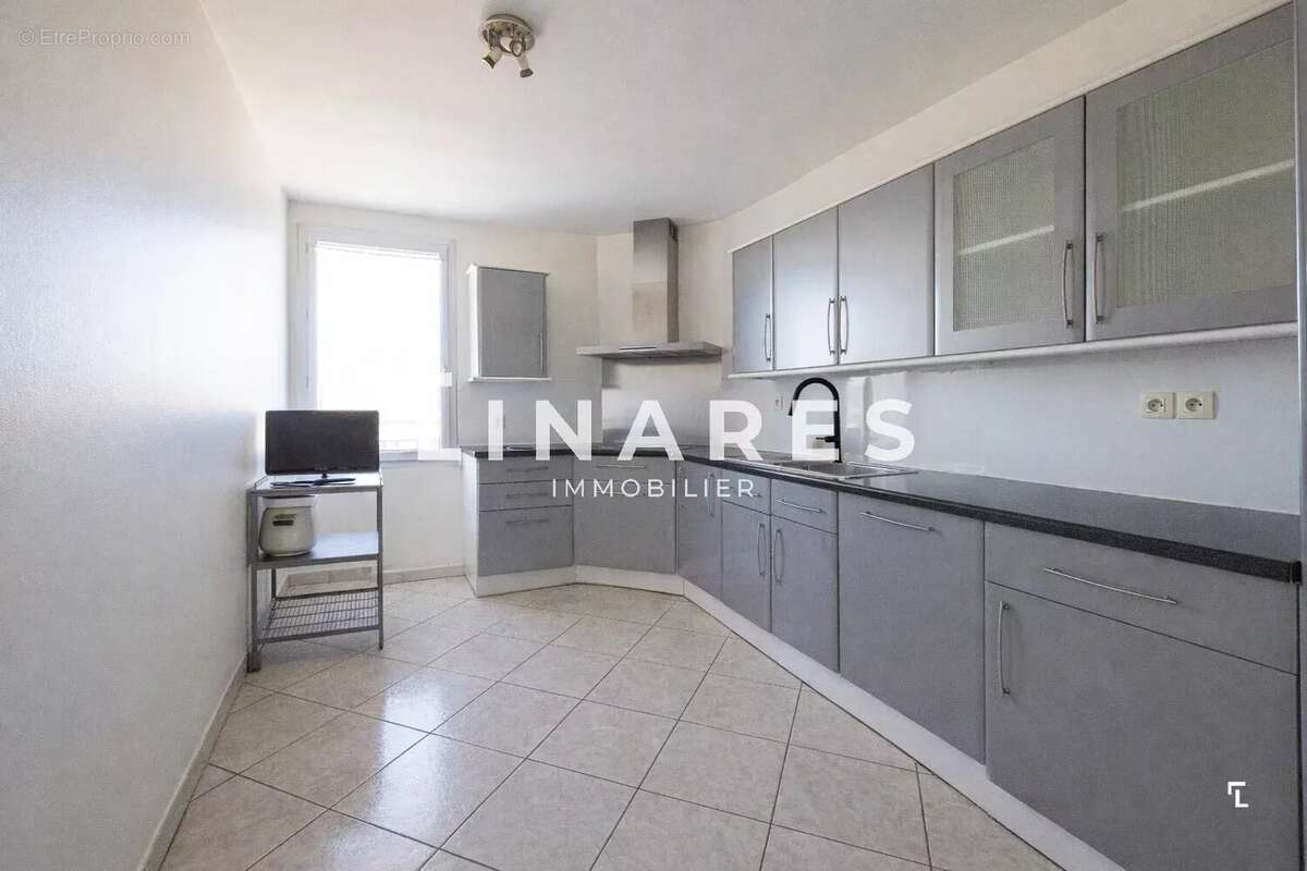 Appartement à MARSEILLE-11E