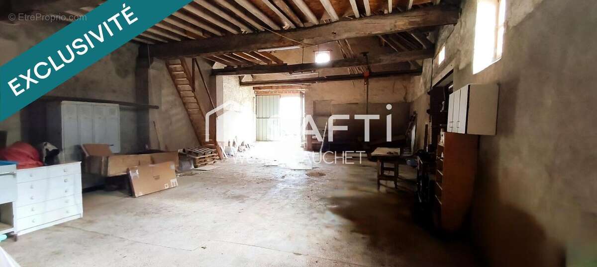 Maison 200 m² à Buzancais  - photo 3