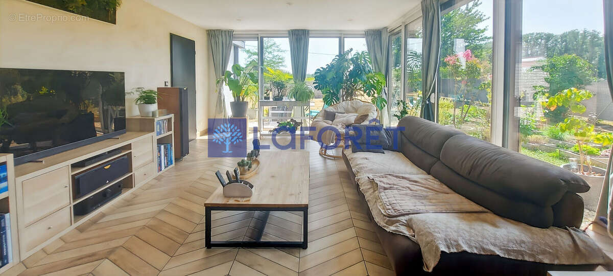 Maison familiale 142 m² sur 2 833 m² de terrain - photo 6