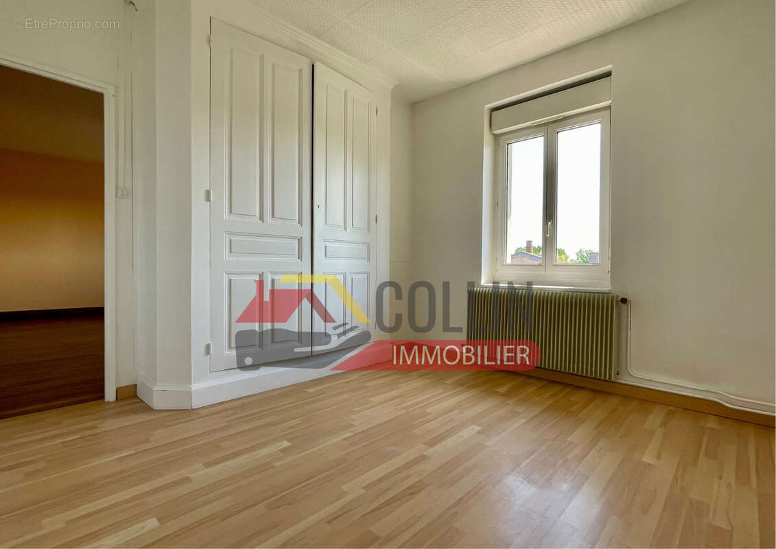 Maison à MOYEN