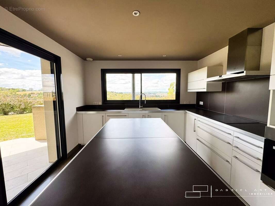 Maison 140 m² à Auch  - photo 2