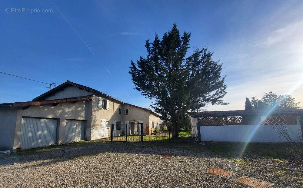 Maison à CHATILLON-SUR-CHALARONNE