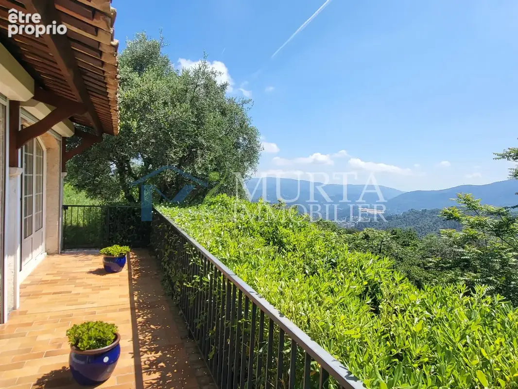 Maison 7 pièces 230 m² à vendre à Berre-Les-Alpes (06390) - photo 2
