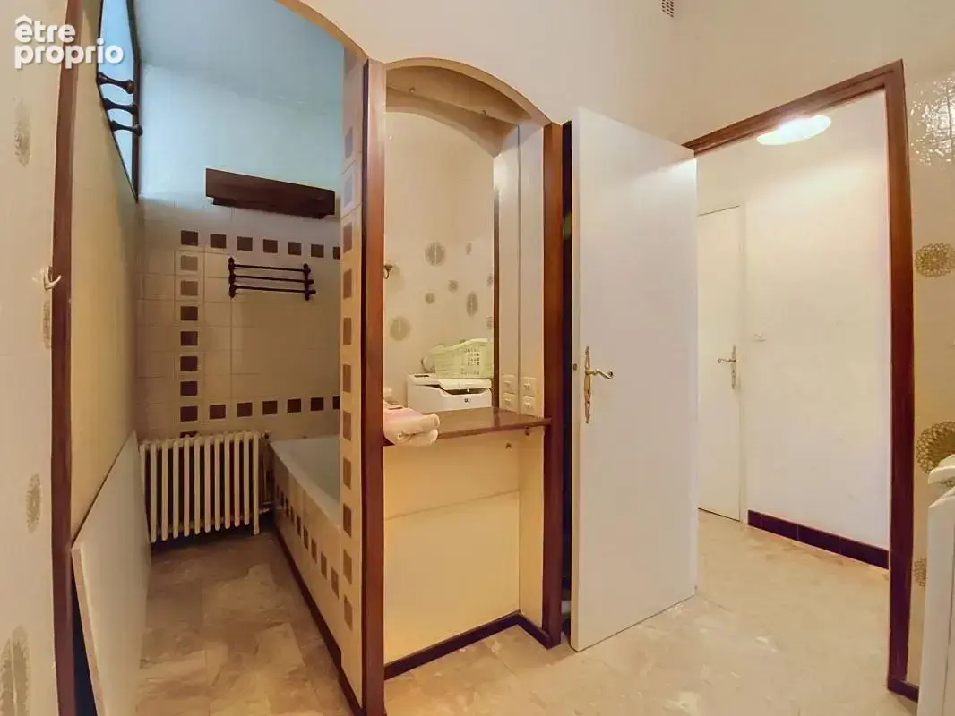 Maison 5 chambres avec garage et cave, beau potentiel à GRAND QUEVILLY - photo 6