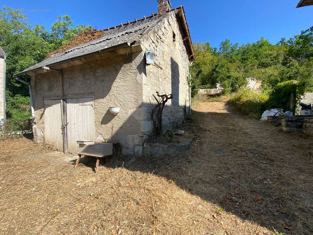 Grange en pierre à fort potentiel, cadre verdoyant et calme à Saint-Maximin (60) - photo 2
