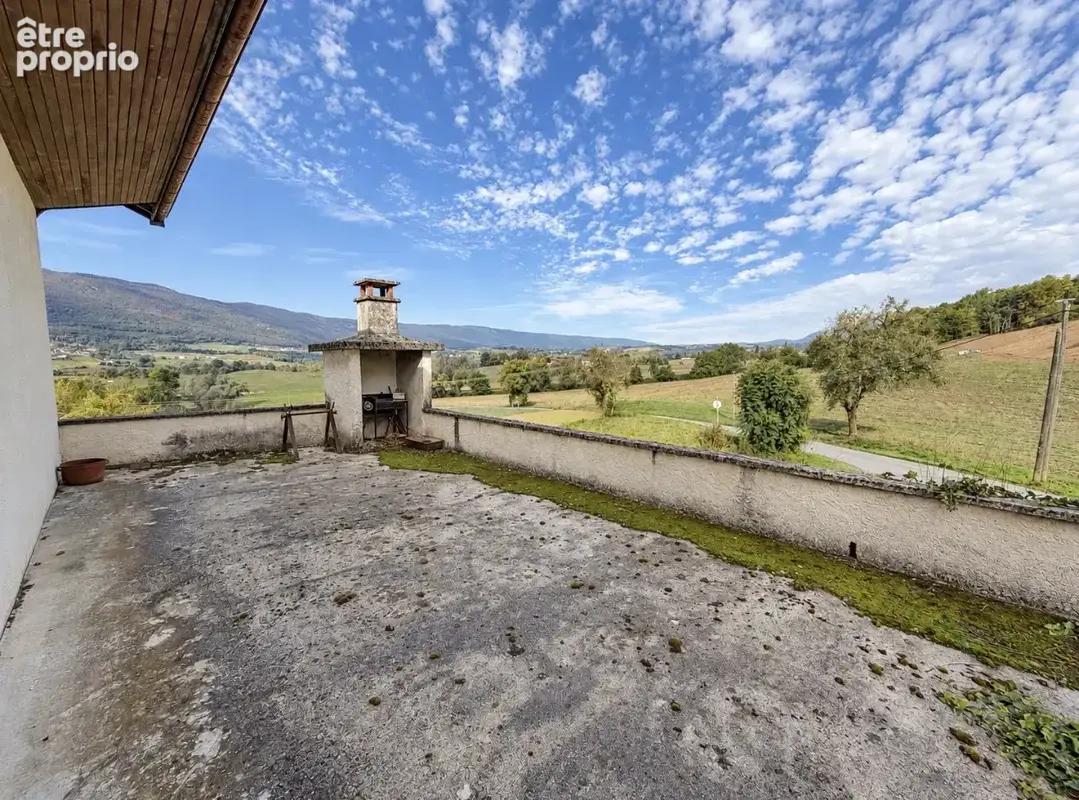 Maison familiale à rénover - 10 Pièces - 1 900 m2 de terrain - photo 16