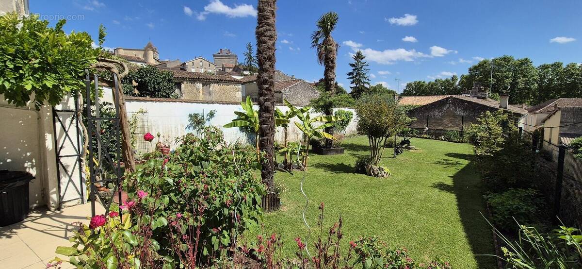 Maison à MEZIN