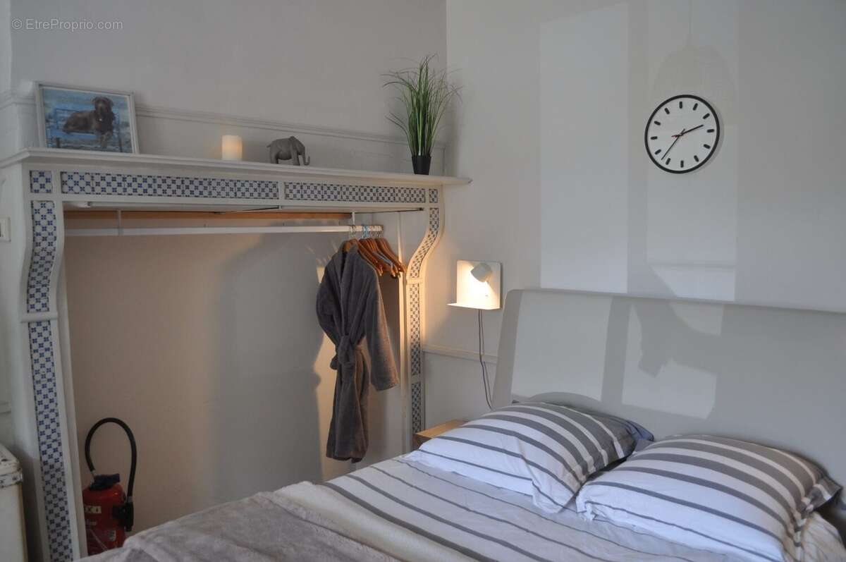 Maison à SAINT-LAURENT-SUR-GORRE