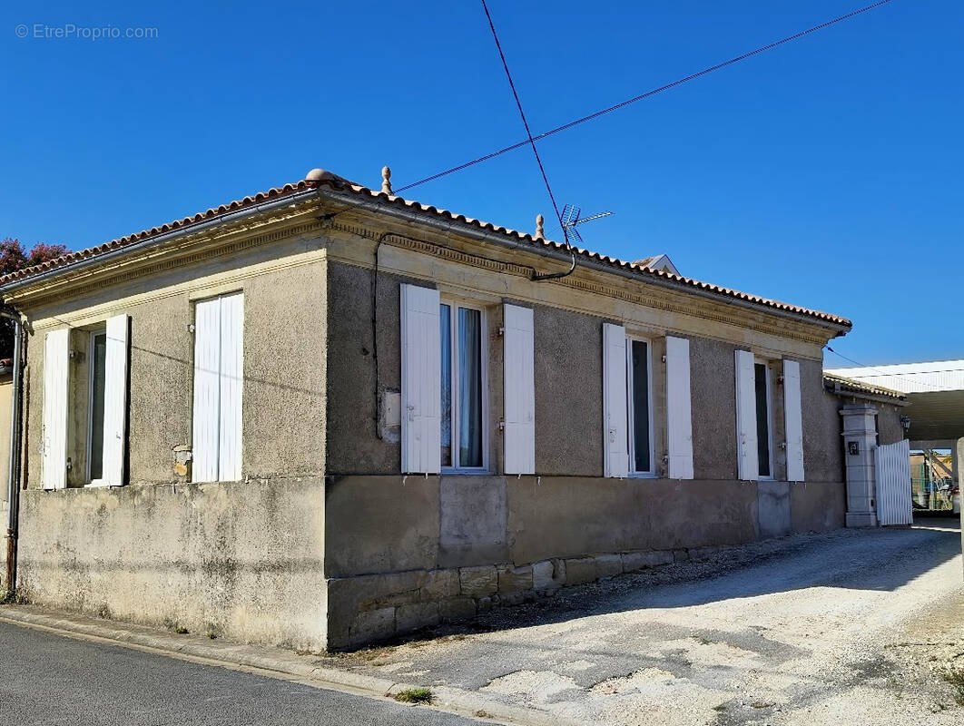 Maison à SAINT-CIERS-DE-CANESSE
