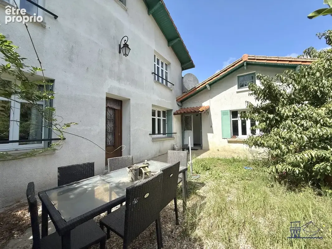 Maison 8 pièces 206 m² à vendre à Floirac (17120) - photo 2