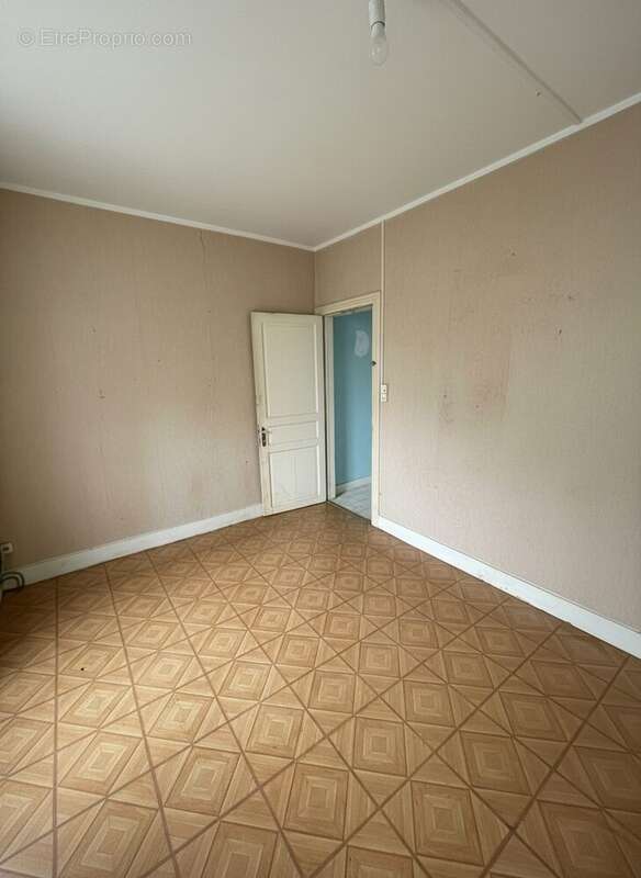 Maison à AULNOYE-AYMERIES