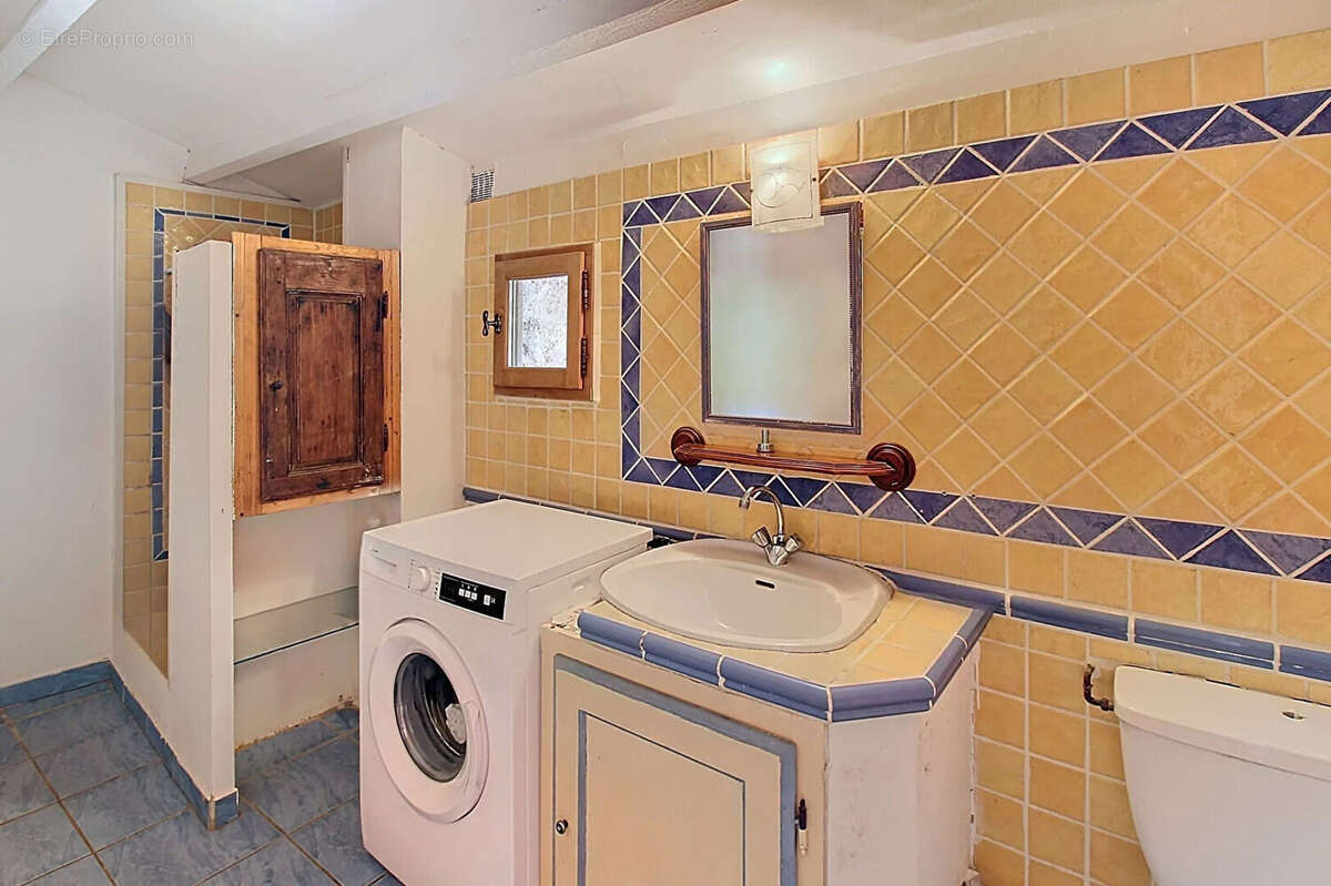 Maison à FIGANIERES