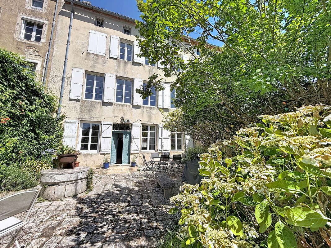 Maison à LA ROCHEFOUCAULD