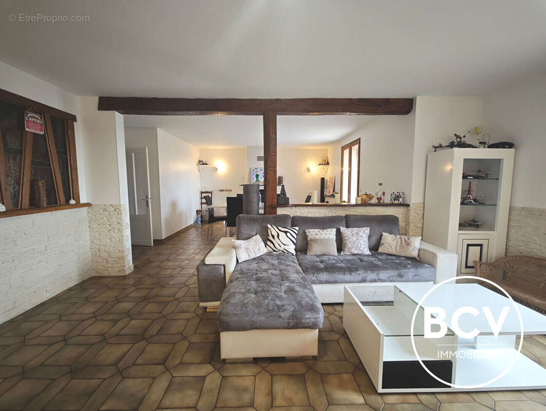 Maison familiale avec jardin et sous-sol total - photo 2