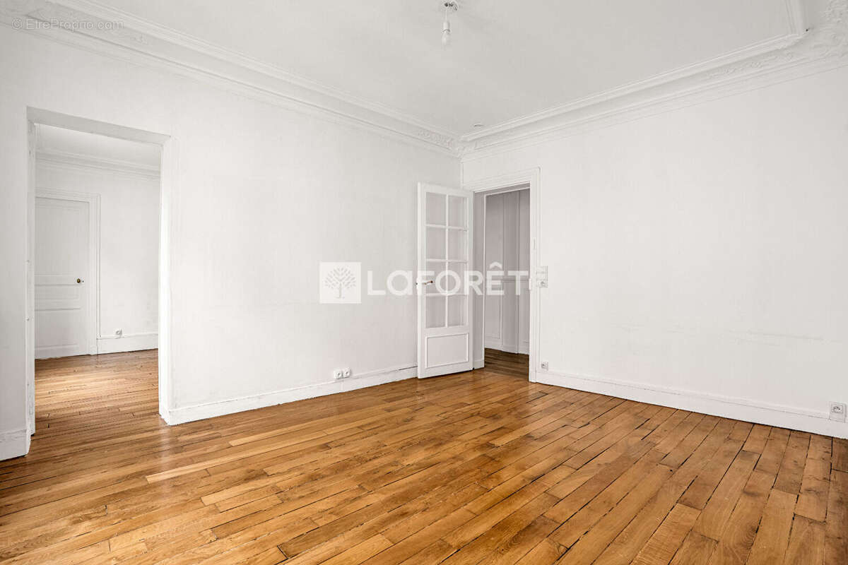 Appartement à PARIS-17E