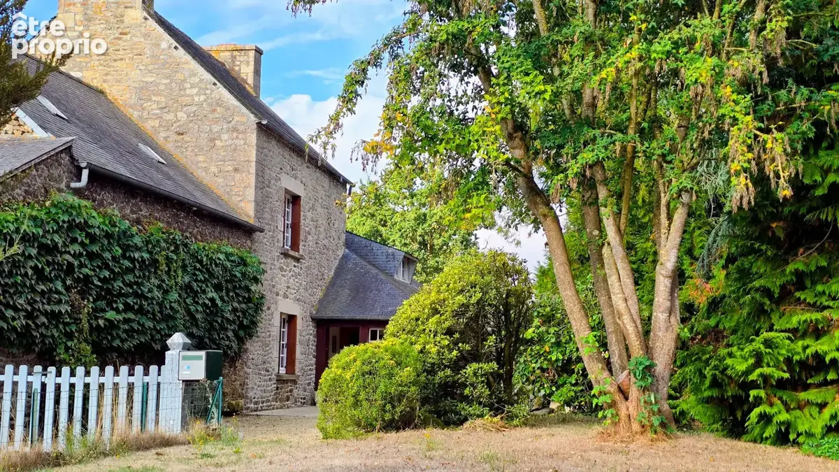 Saint Méloir Des Bois - Belle maison de bourg, dépendances, terrain arboré - photo 8