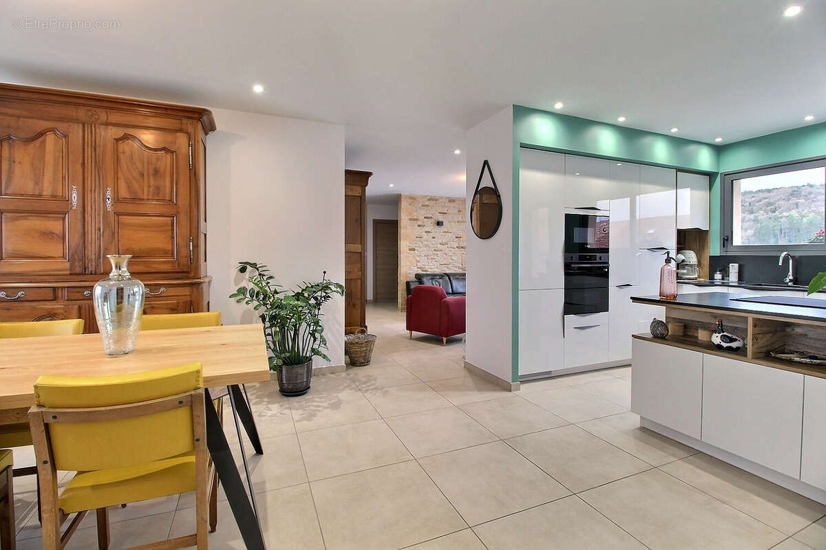 Maison à SAINT-GENGOUX-LE-NATIONAL