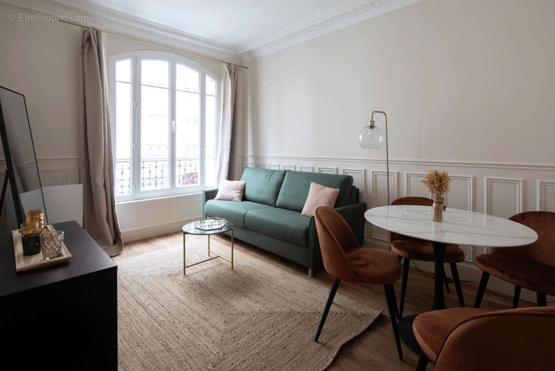 Appartement à PARIS-14E
