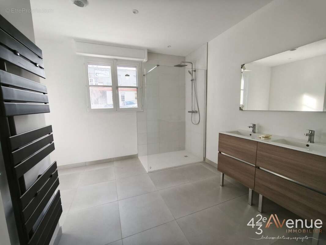 Maison 173 m² à Saint-Etienne  - photo 8