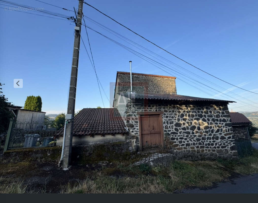 Maison rénovée avec garage et grange - photo 12