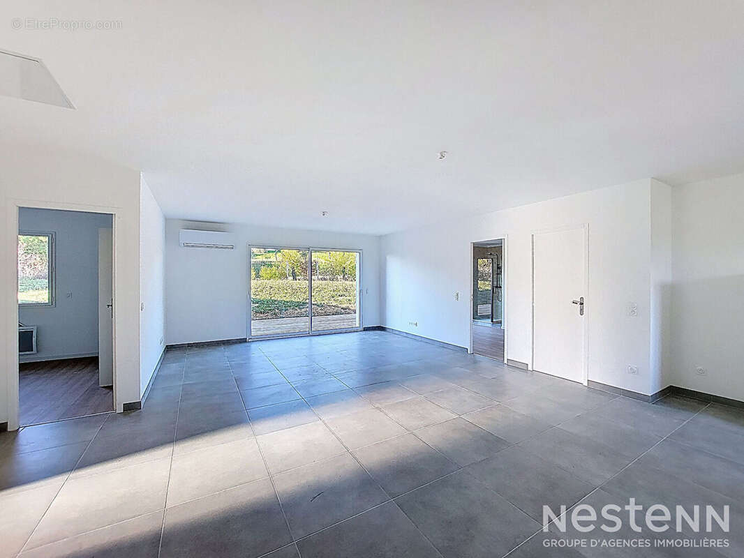 Maison à CASTERA-VERDUZAN