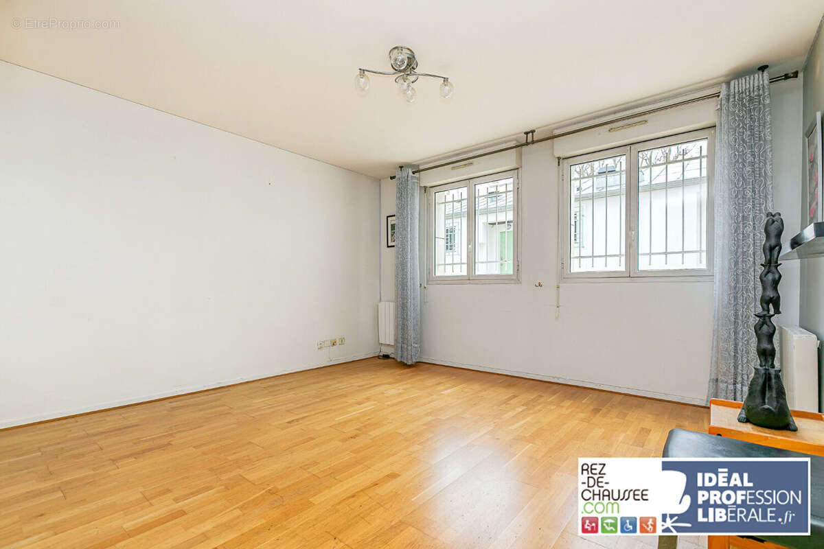 Bureaux a amenager en rez-de-chaussee 2-3 pieces - vieux puteaux - photo 3