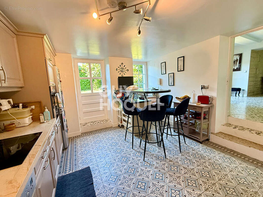 Maison à MEZIERES-SUR-SEINE