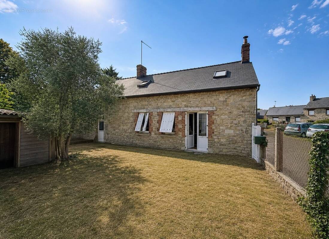 Maison à THOURIE