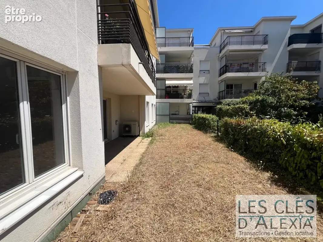 VAULX-EN-VELIN – T4 de 89,33 m² avec terrasse, jardin privatif et garage double en sus - photo 17
