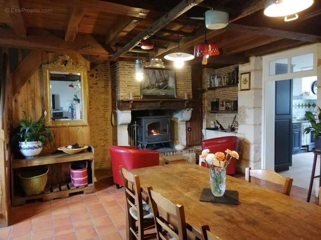 Maison à SAINTE-ALVERE