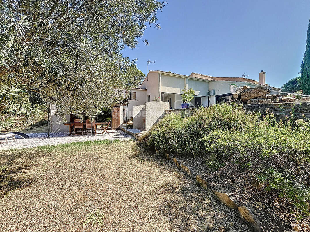 Uchaux, propriété avec gîte 205m² , possibilité revenu locatif, 4870m² de terrain arboré avec piscine - photo 24